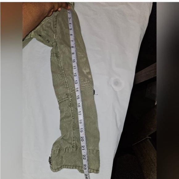 Aritzia TNA Utility/ Military Style Jacket. Green.
SIZE M - Picture 12 of 16